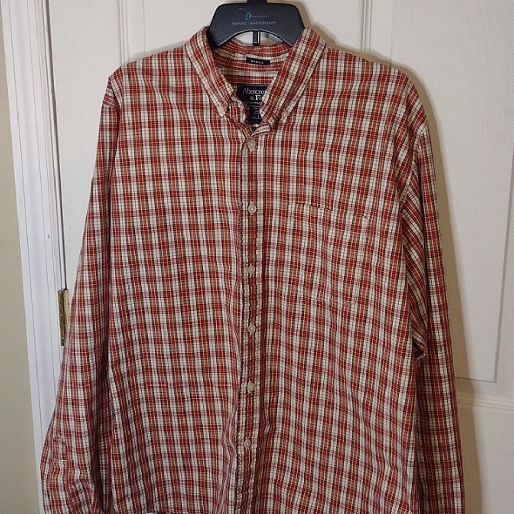 Abercrombie & Fitch Men's Large Muscle Fit Red Plaid Shirt